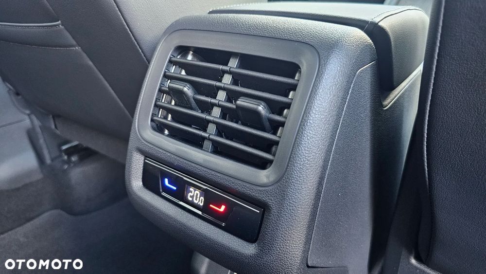 Volkswagen T-Roc 1.5 eTSI Style DSG - 23