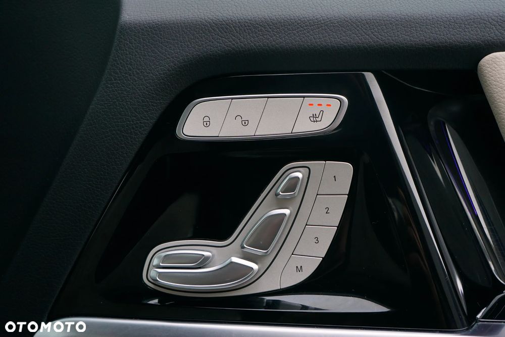 Mercedes-Benz Klasa G 400 d - 18