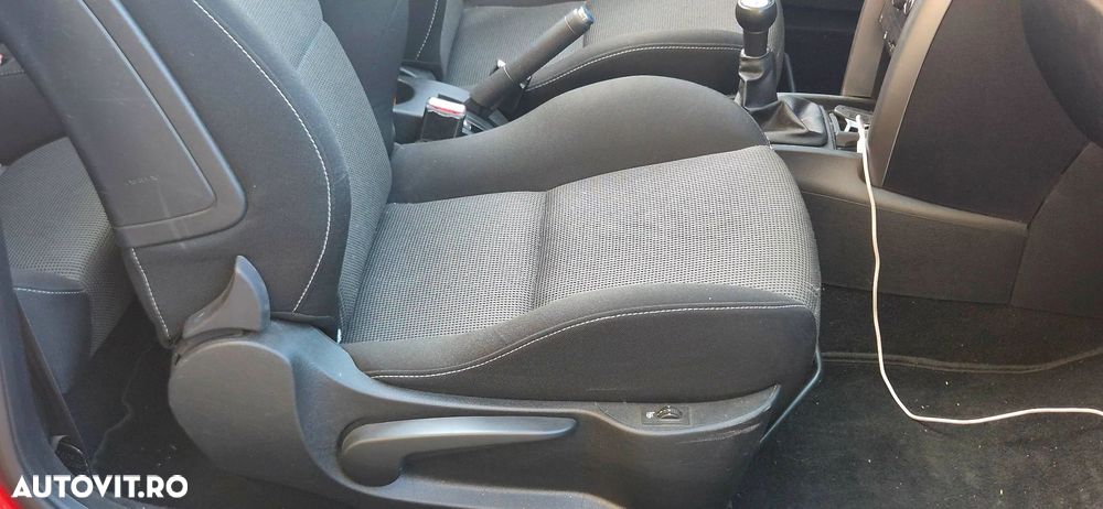 Peugeot 207 120 VTi Premium - 5