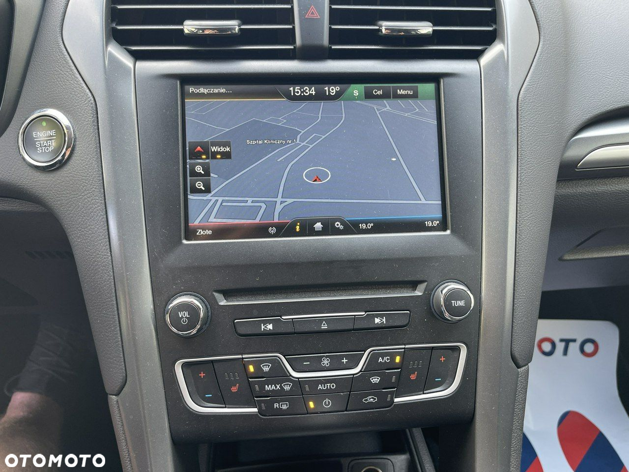Ford Mondeo - 38