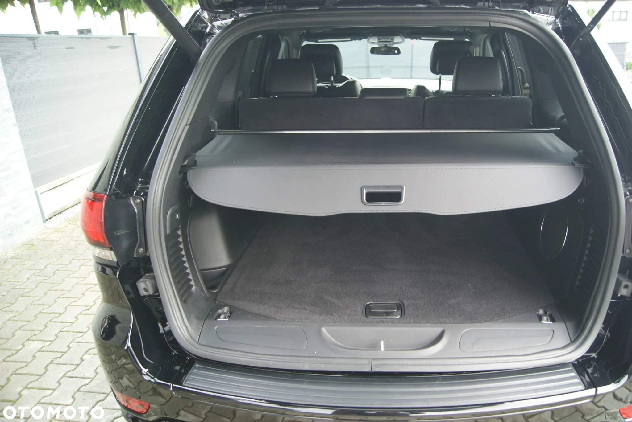 Jeep Grand Cherokee - 30