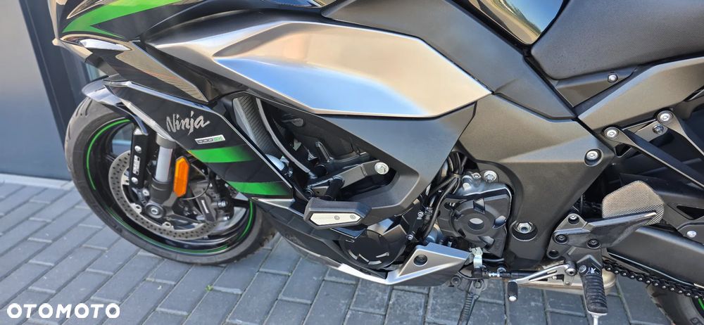 Kawasaki Ninja 1000 SX - 32