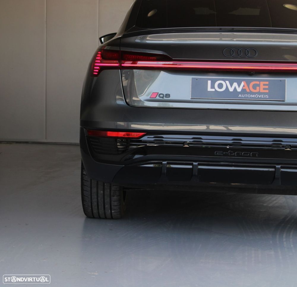 Audi Q8 e-Tron 50 quattro S line - 39