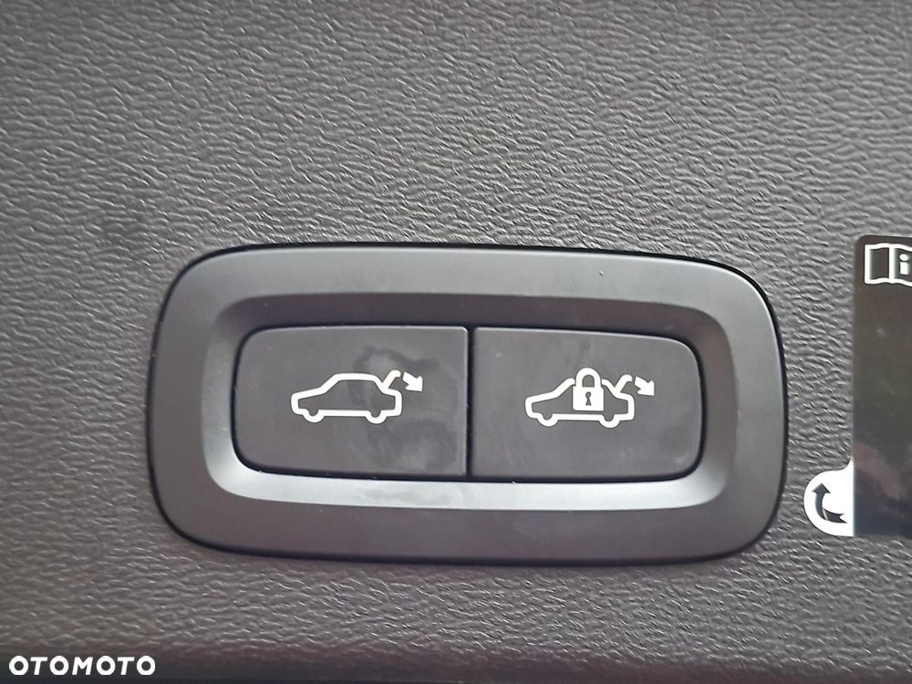 Volvo XC 40 D3 R-Design - 21