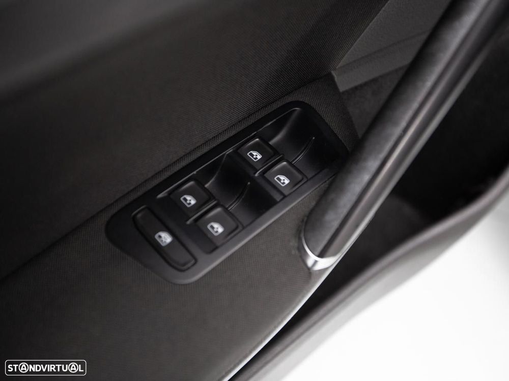 VW Golf Variant 1.6 TDi GPS Edition - 13