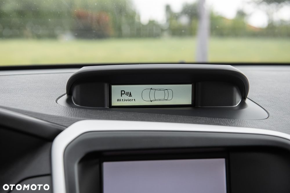 Volvo XC 60 D5 AWD RDesign - 23