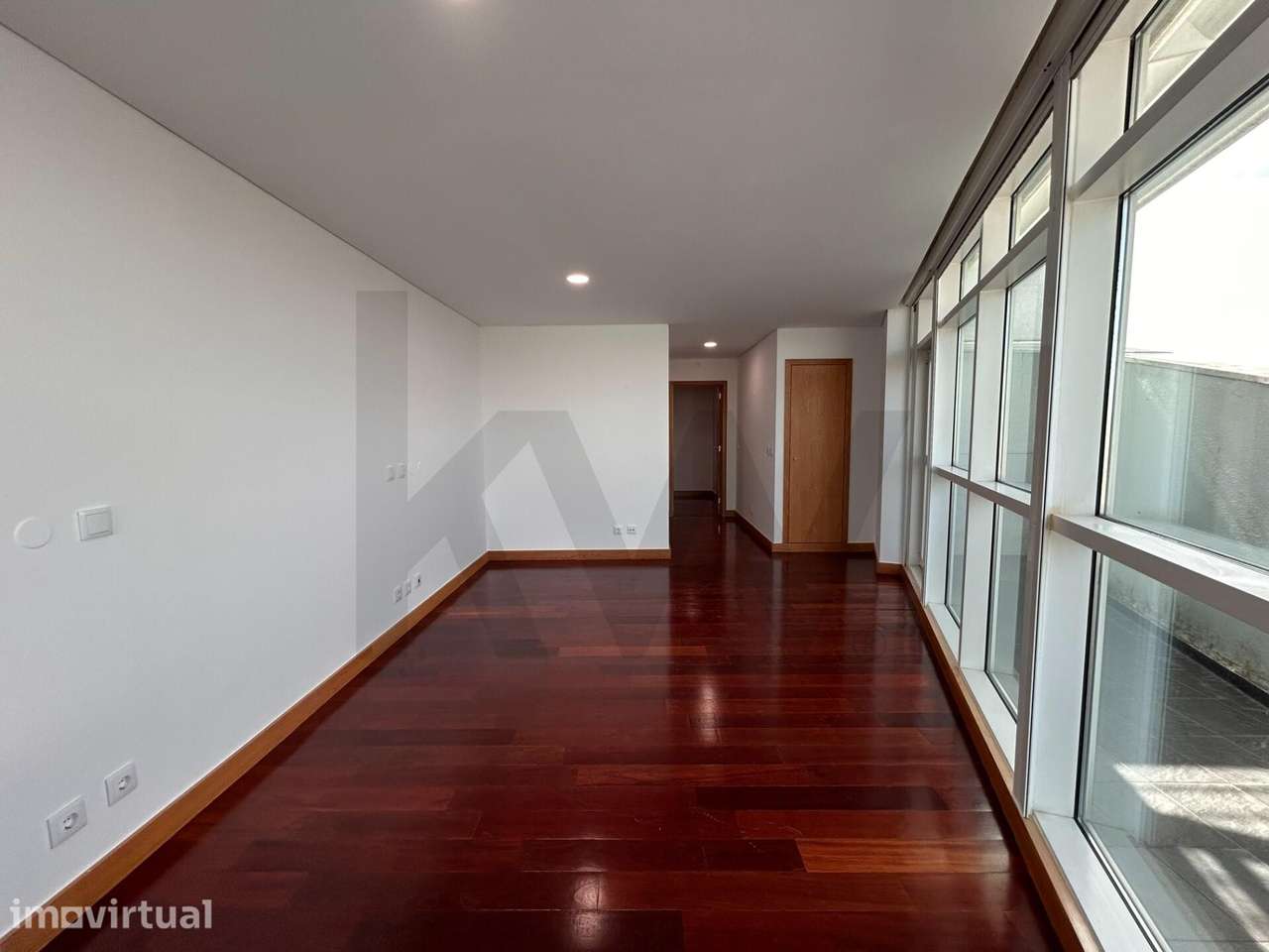 Duplex com 2 quartos no 23.º andar com vista panorâmica - Avenida do I - Grande imagem: 2/14