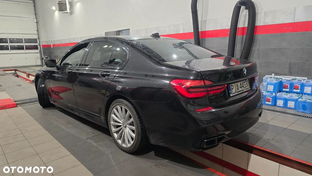 BMW Seria 7 740d xDrive - 11
