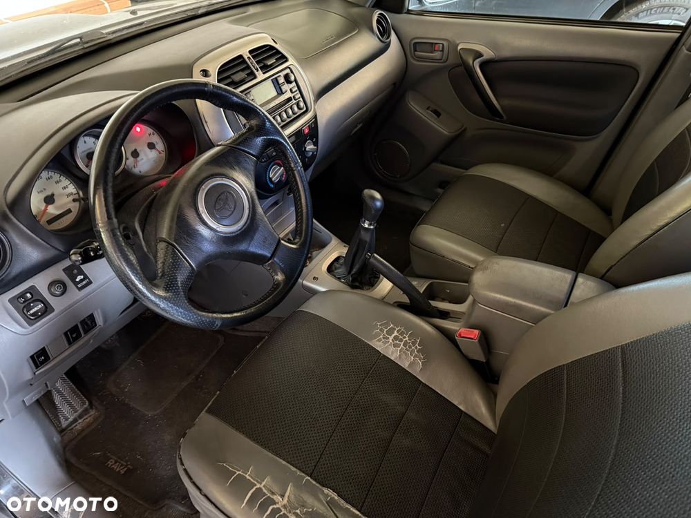 Toyota RAV4 2.0 D-4D 4x4 - 6