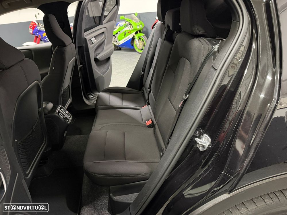 Volvo XC 40 2.0 D3 - 26