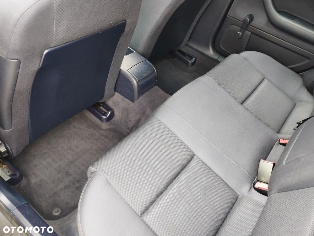 Audi A4 Avant 1.9 TDI - 16