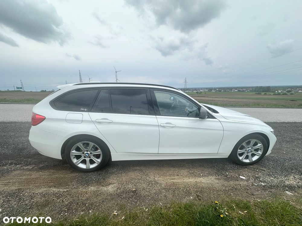 BMW Seria 3 320d Sport Line - 5