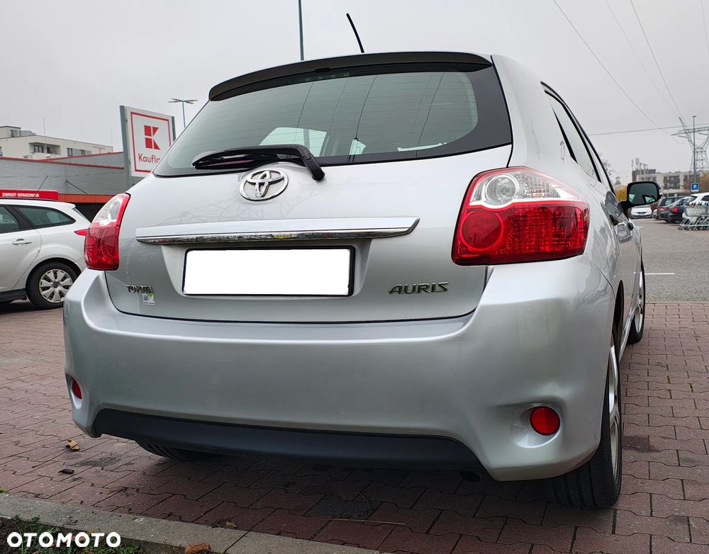 Toyota Auris 1.6 Terra - 4