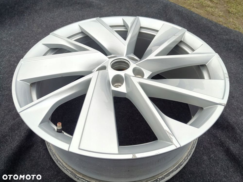 FELGA SKODA ENYAQ IV 20 ORYGINAŁ 5LA601025H - 2