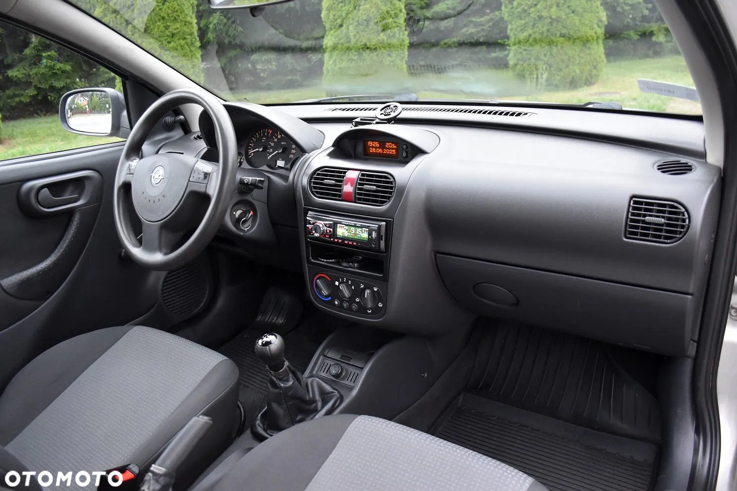 Opel Corsa 1.2 16V Cosmo - 10