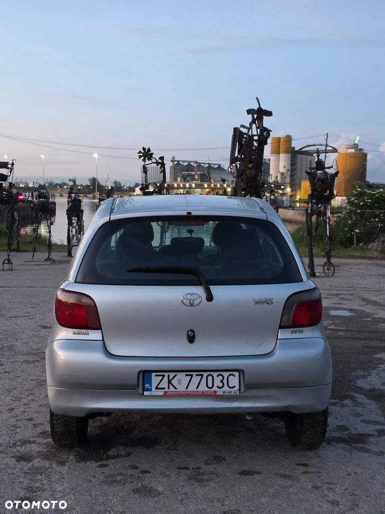 Toyota Yaris 1.0 Terra - 4