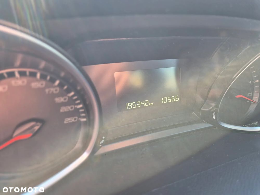 Peugeot 308 1.6 BlueHDi Active S&S EAT6 - 26