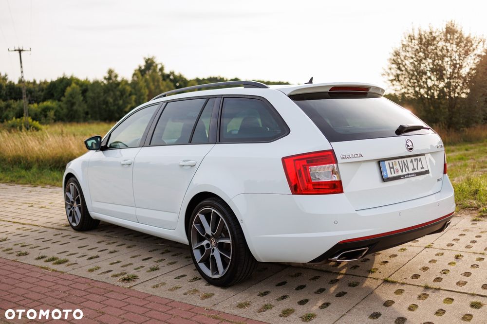 Skoda Octavia 2.0 TDI DSG RS - 4