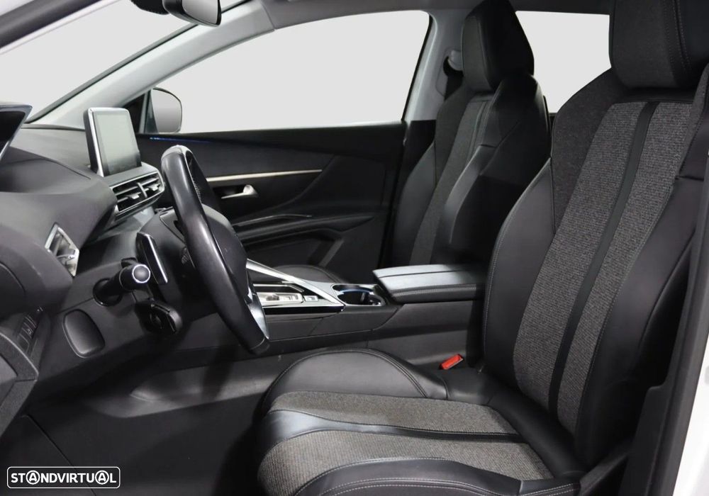 Peugeot 5008 1.2 PureTech Allure EAT6 - 14
