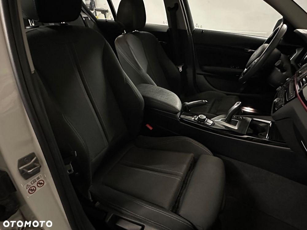 BMW Seria 1 - 25