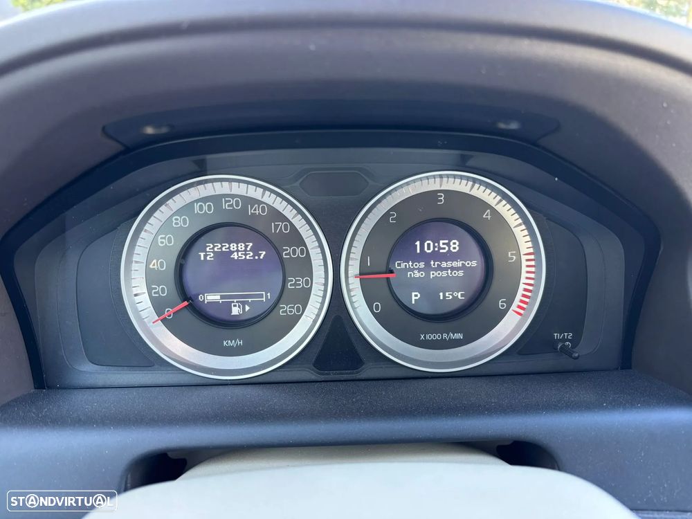 Volvo XC 60 2.0 D3 R-Design Geartronic - 27