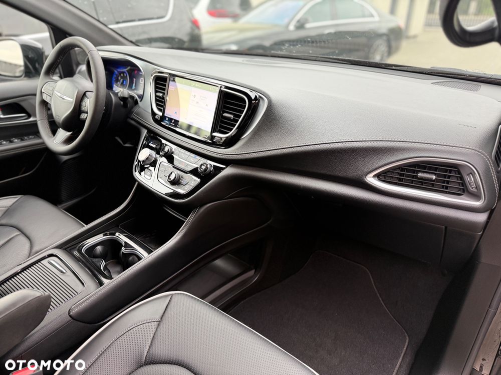 Chrysler Pacifica - 14