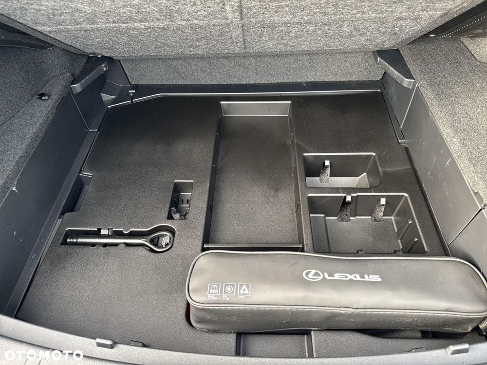 Lexus UX 250h GPF Business 2WD - 27