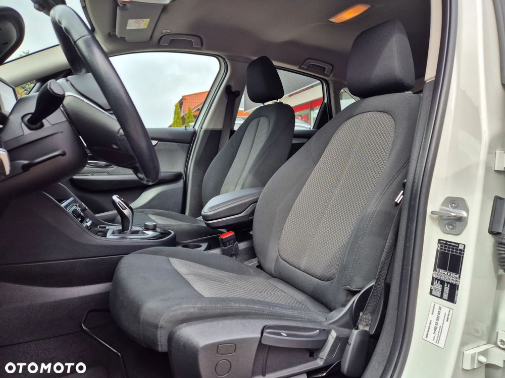 BMW Seria 2 218i - 14