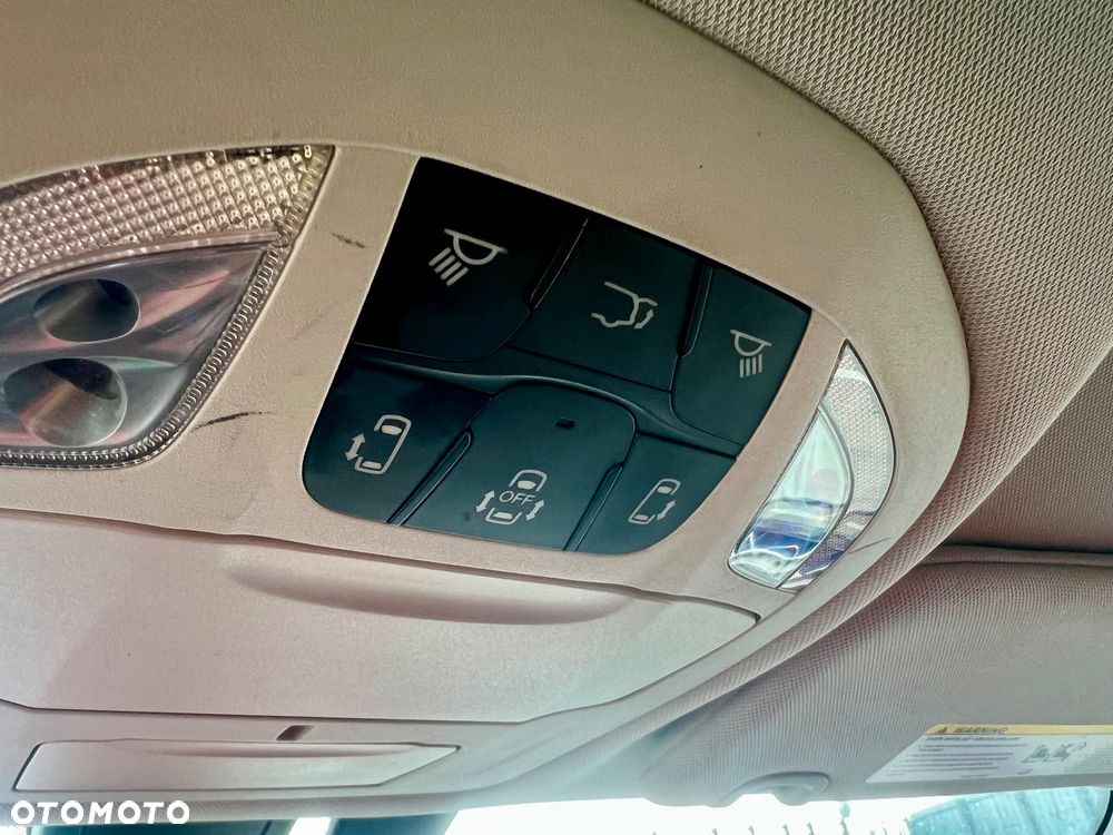 Chrysler Pacifica - 26