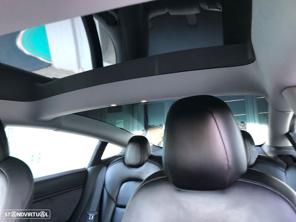 Tesla Model 3 Performance Dual Motor AWD - 33
