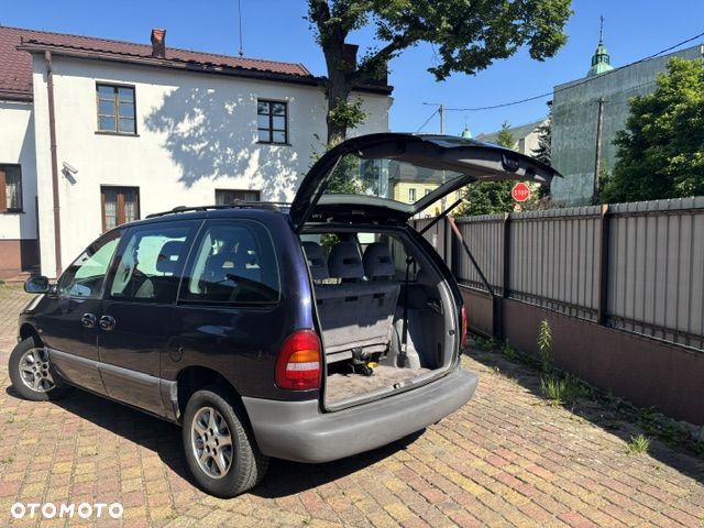 Chrysler Voyager LE 2.5L TD - 3