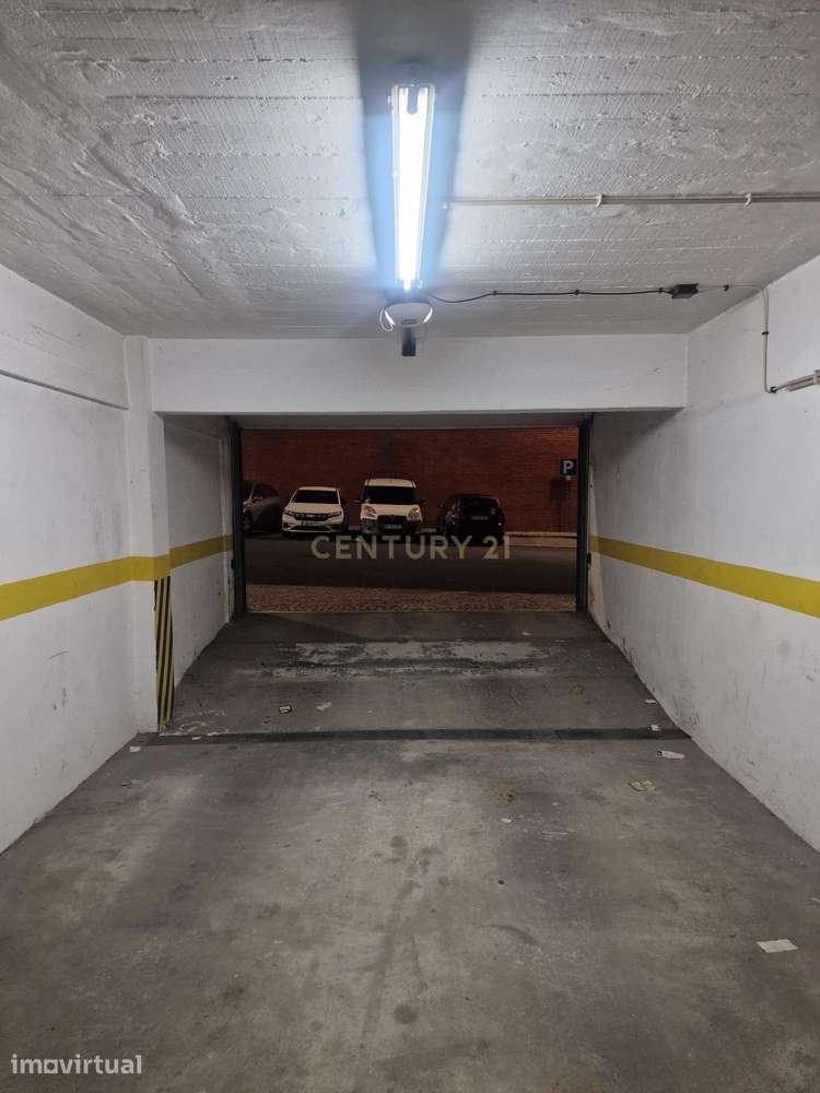 Garagem em Rio de Mouro com Excelente Localização e Acesso Rápido ao I - Grande imagem: 3/6