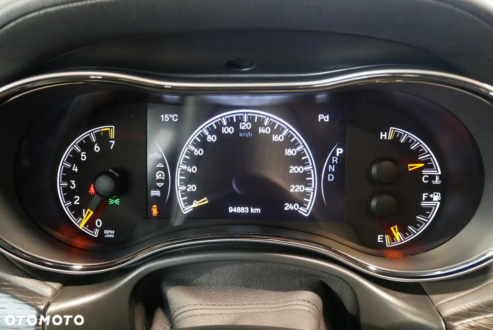 Jeep Grand Cherokee - 25