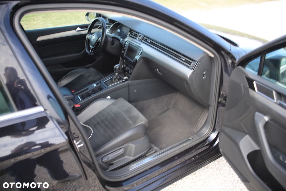 Volkswagen Passat - 11