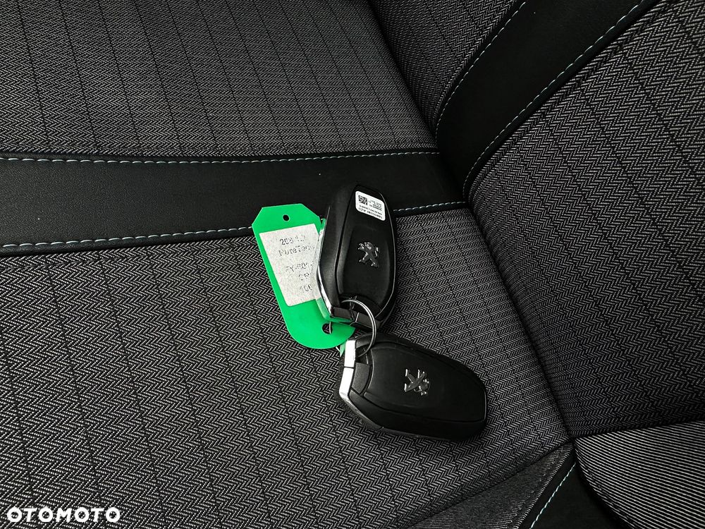 Peugeot 208 PureTech 100 Allure Pack - 21