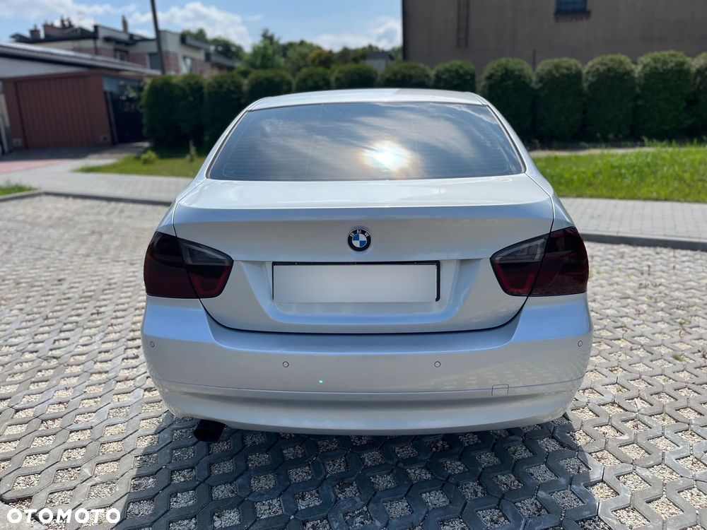 BMW Seria 3 318i - 4