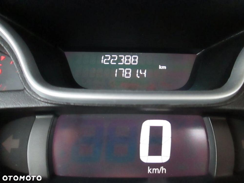 Renault Trafic Opel Vivaro Nissan NV300 - 15