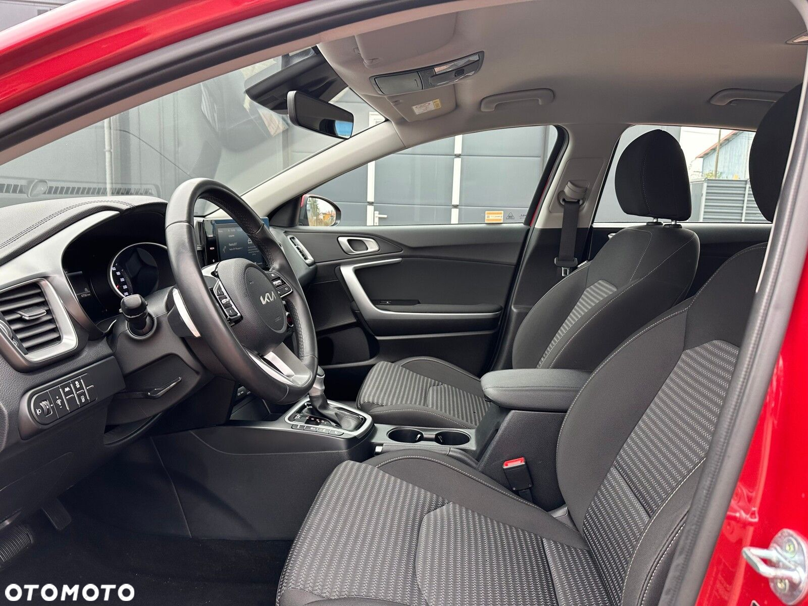 Kia Ceed - 31