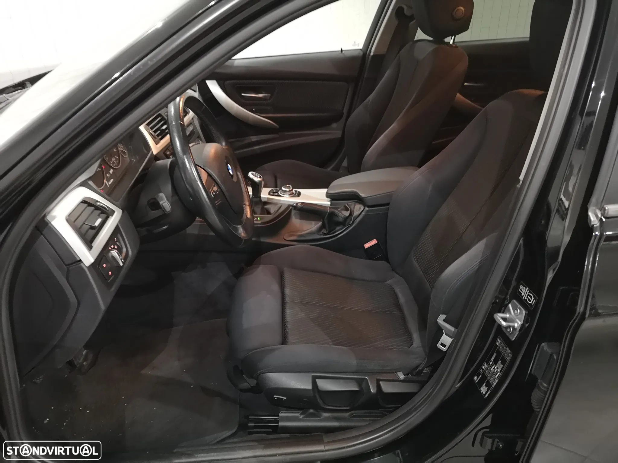 BMW 320 d DPF Touring Edition Sport - 14