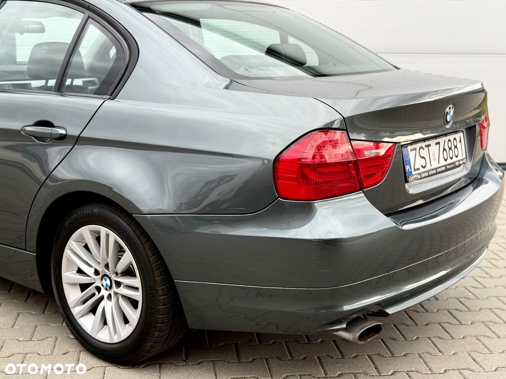 BMW Seria 3 320i Edition Sport - 16