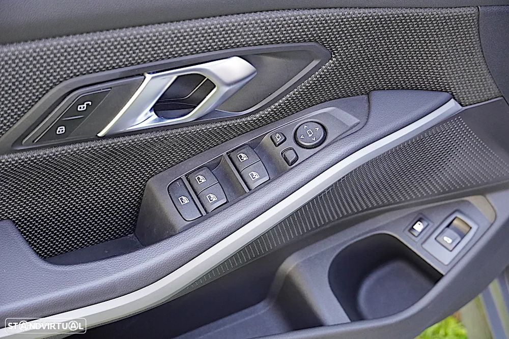BMW 320 e Touring Corporate Edition Auto - 18