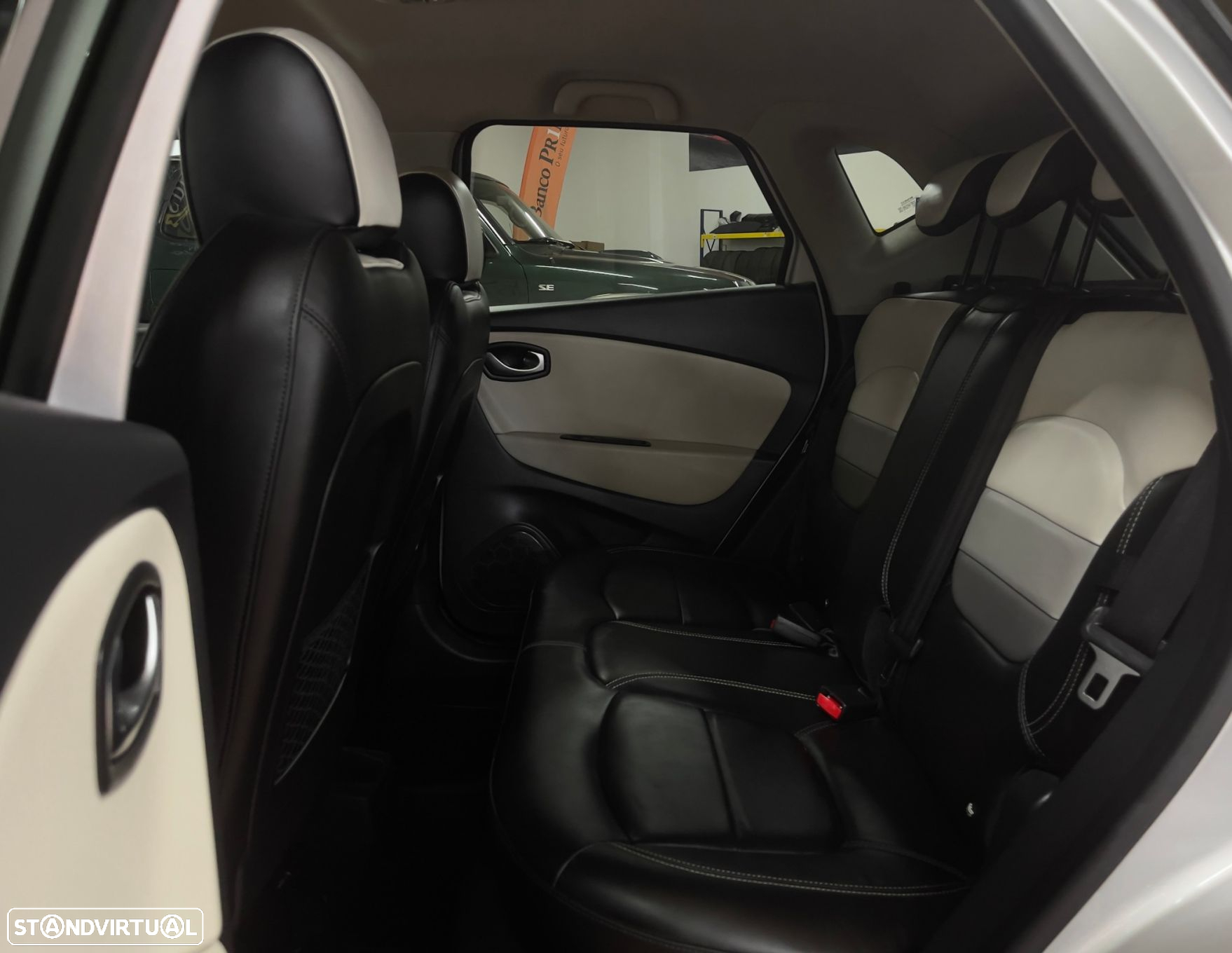 Renault Captur 1.3 TCe Initiale Paris - 16