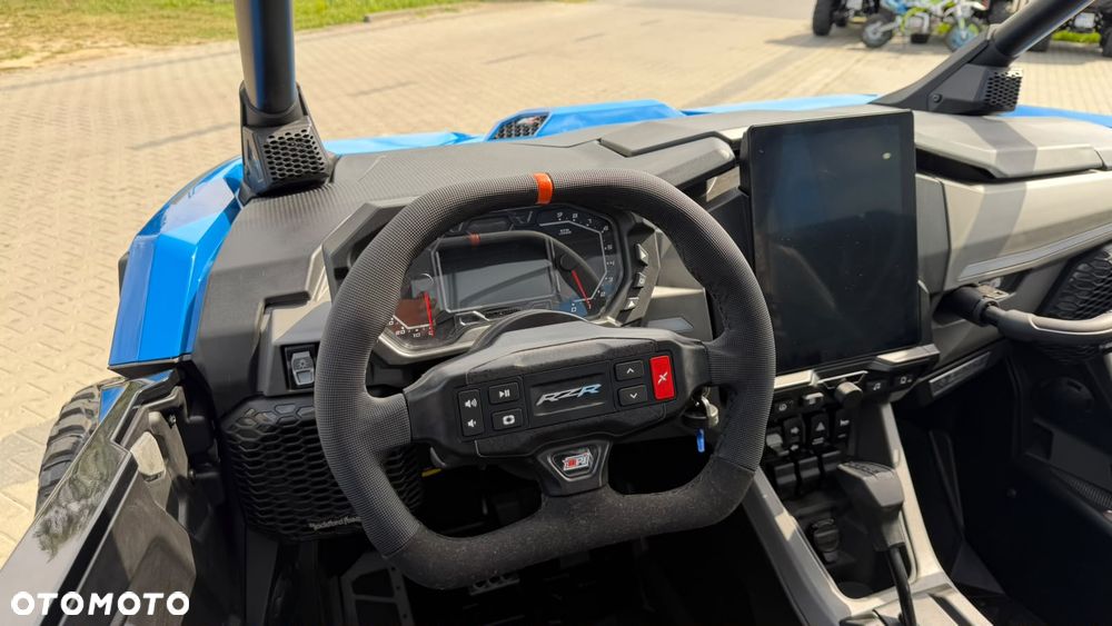 Polaris RZR - 12
