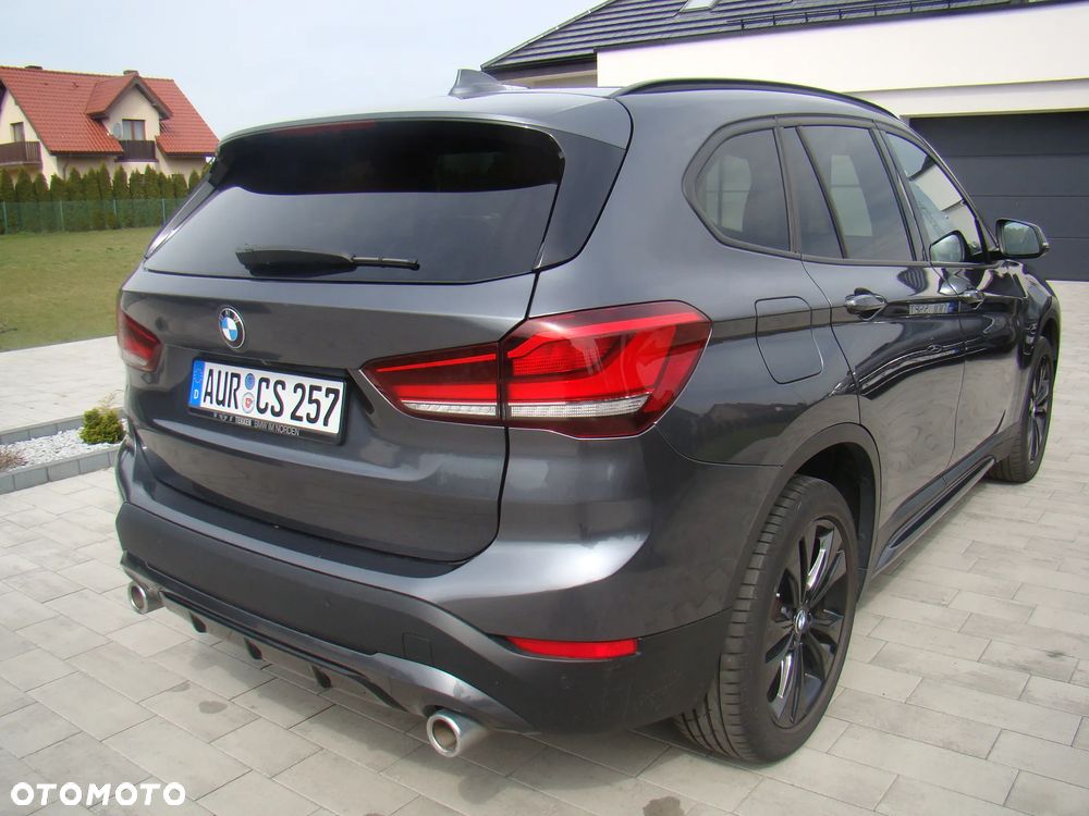 BMW X1 xDrive20d Sport Line - 11