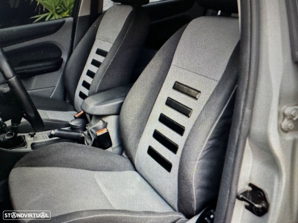 Ford Focus SW 1.6 TDCi Sport - 17