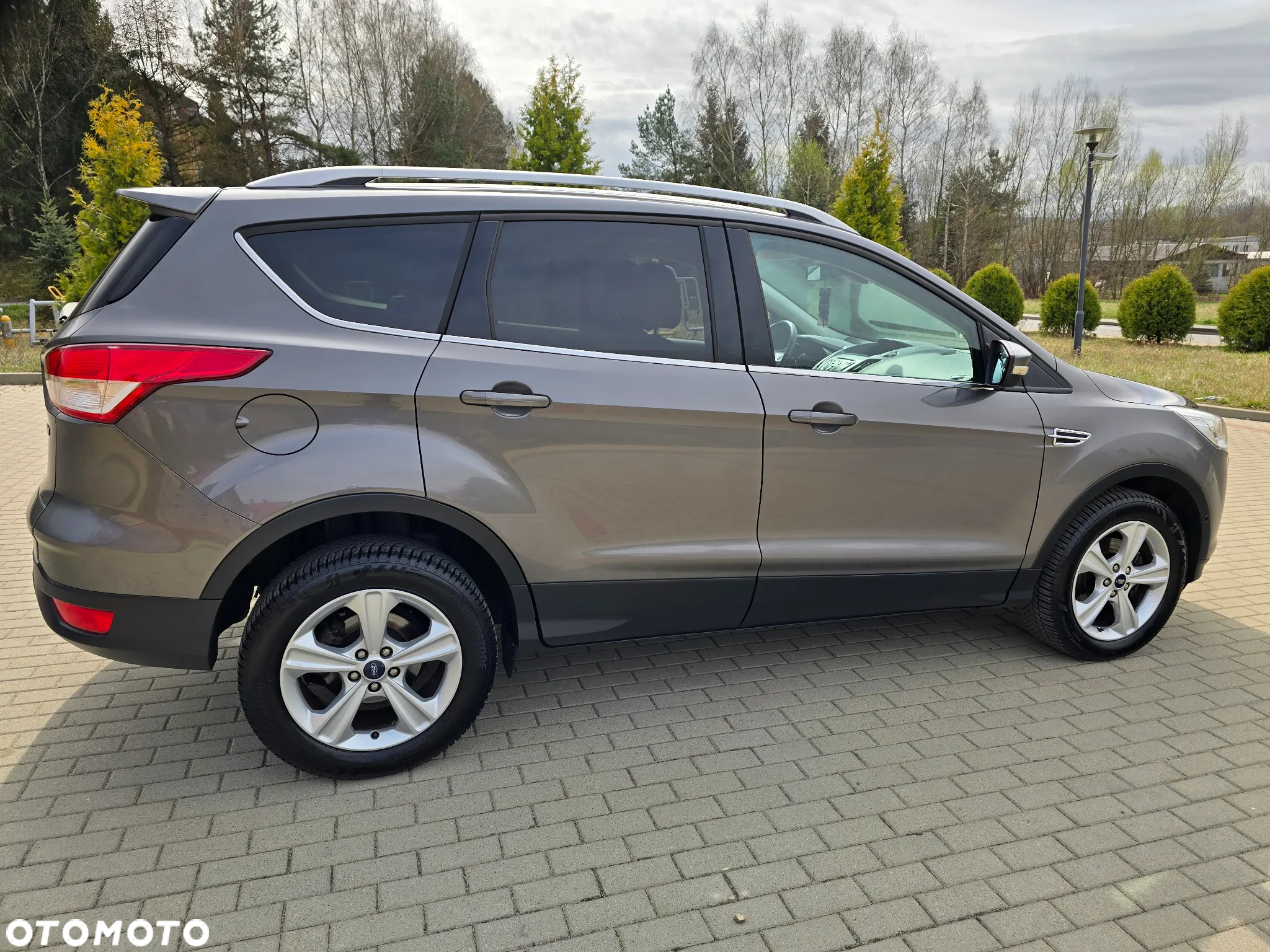 Ford Kuga 1.6 EcoBoost 2x4 Individual - 4