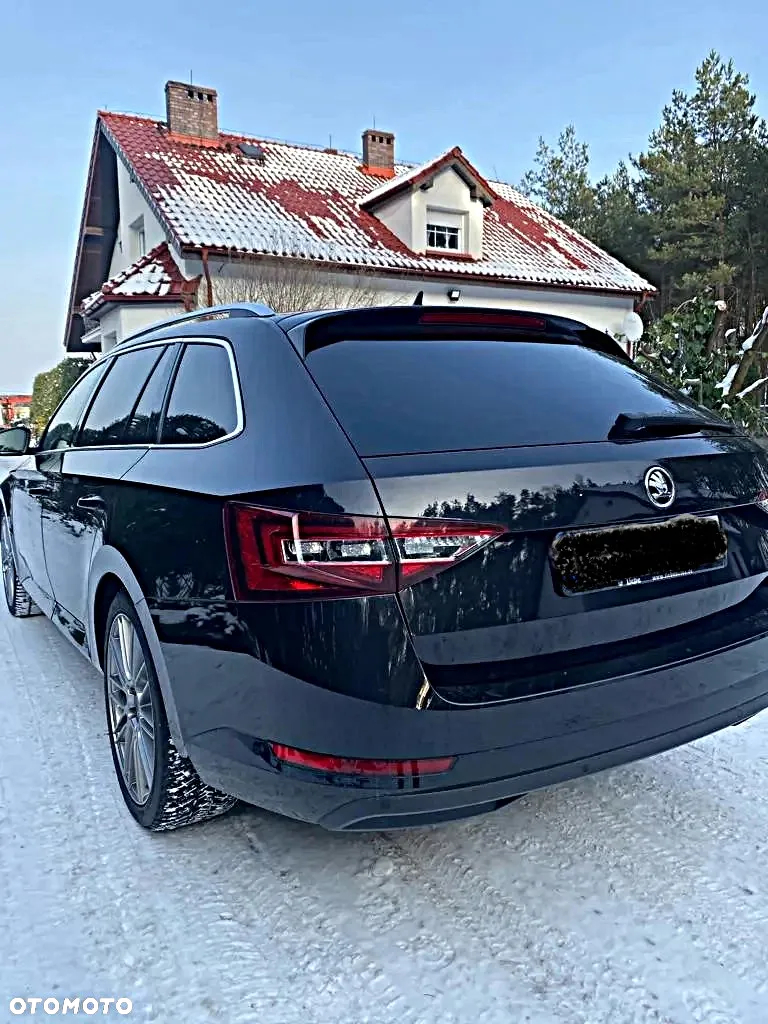 Skoda Superb Combi 2.0 TDI 4x4 DSG L&K - 6