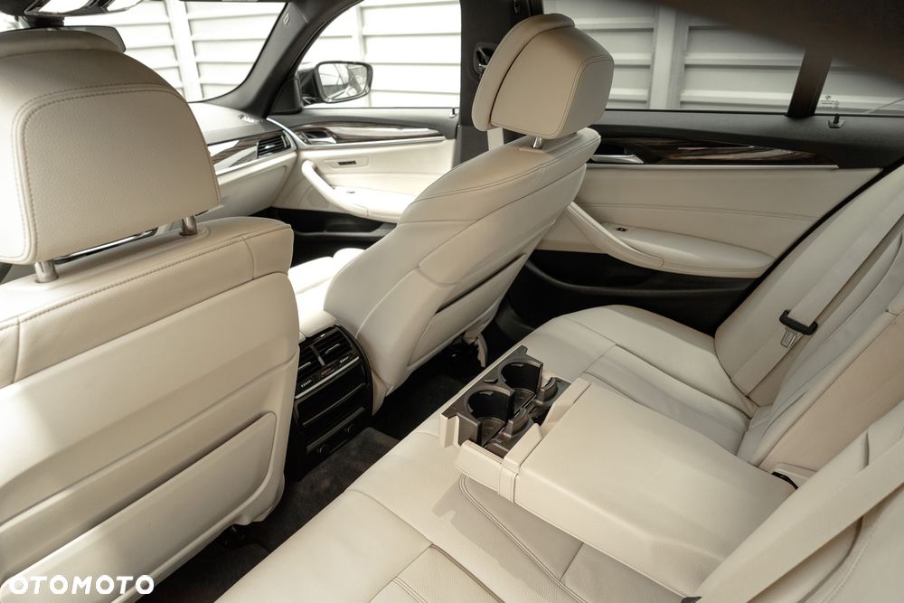 BMW Seria 5 530i GPF xDrive M Sport sport - 25