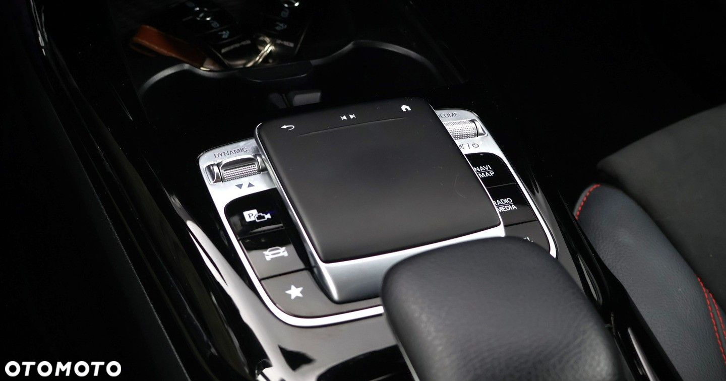 Mercedes-Benz CLA - 35
