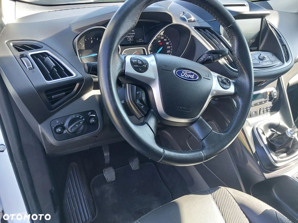 Ford Kuga - 14